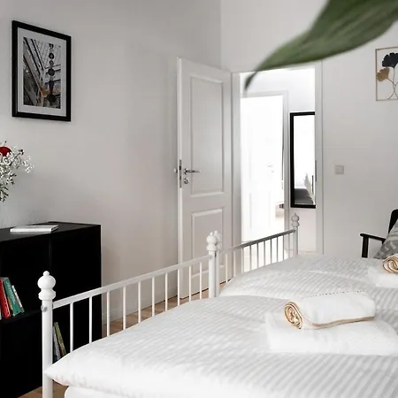 Apartment Deluxe With Balcony Near Stadium & *