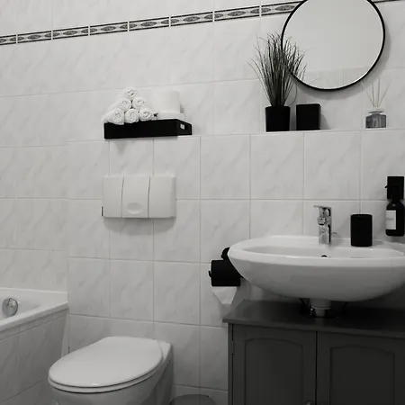 Deluxe With Balcony Near Stadium & Apartment *
