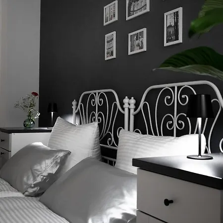 Deluxe With Balcony Near Stadium & Apartment *